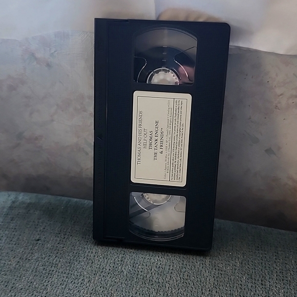 VHS TAPE - Thomas & Friends Snowy Surprise Movie Christmas/Winter - Picture 3 of 4